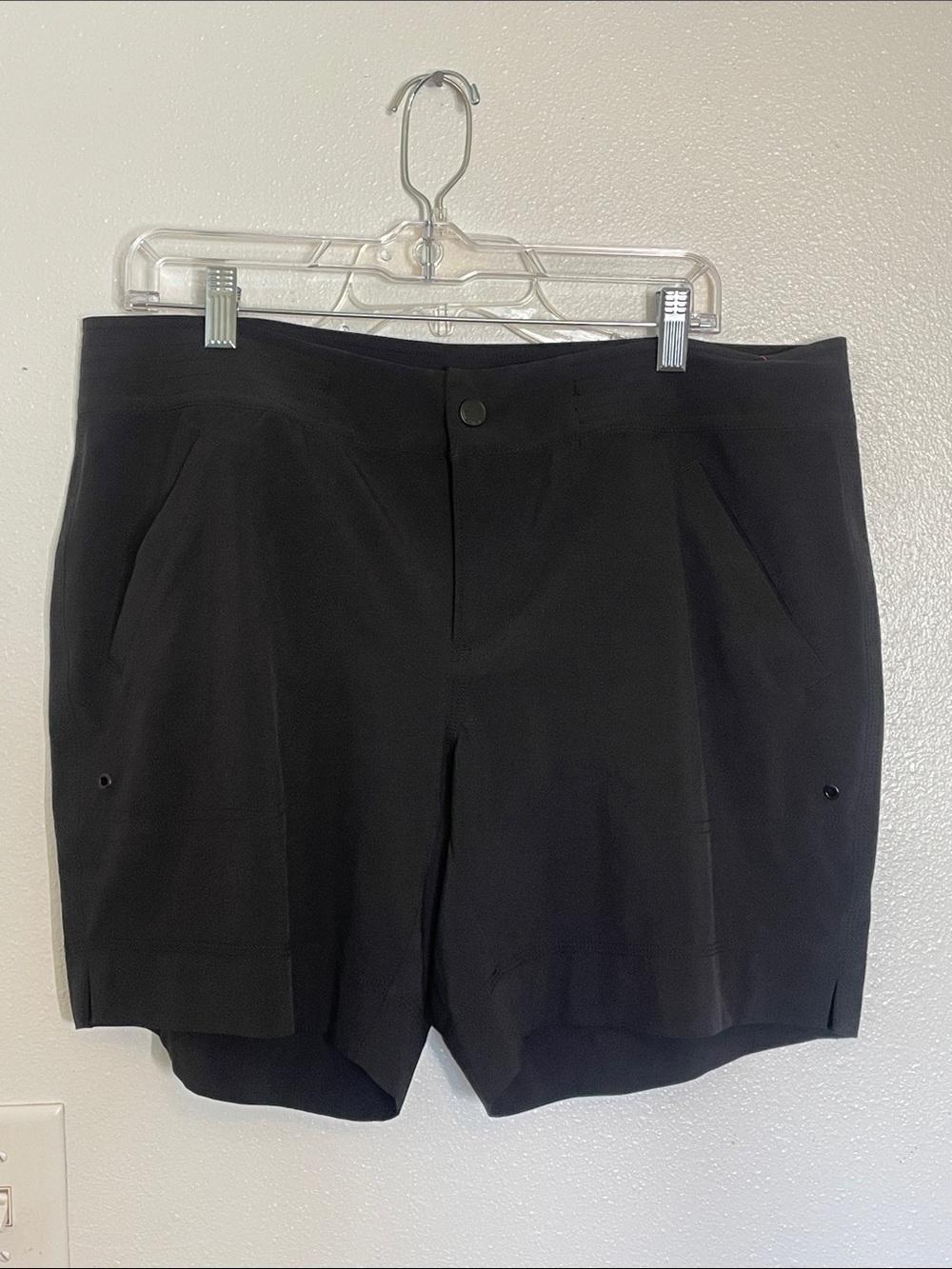 Athleta Black Tailored Everyday Shorts